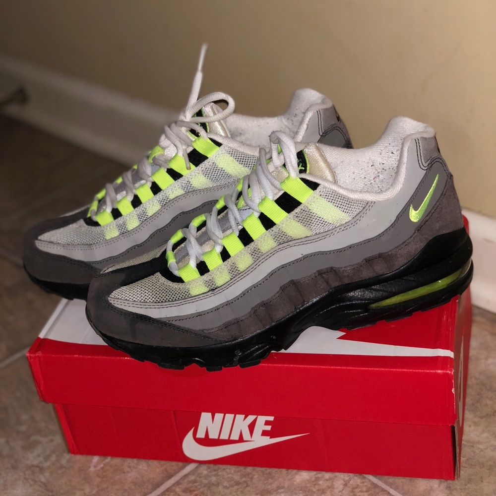 Air max 95s GS Size 6.5 Airmax